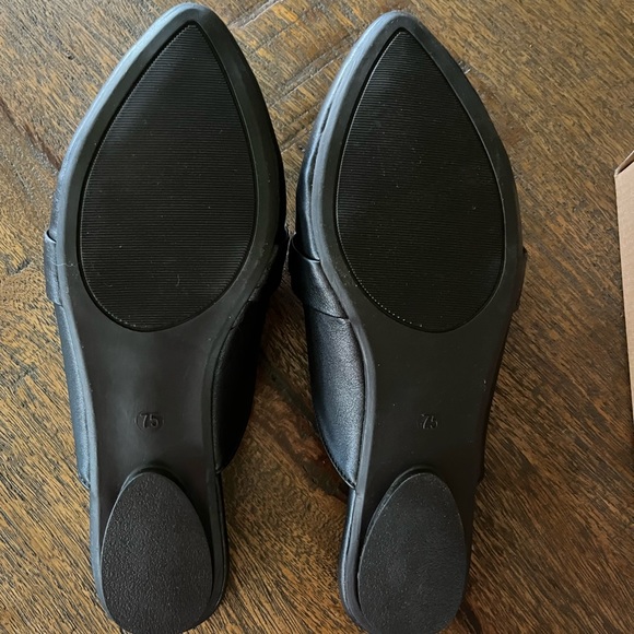 NIB Sugar Aletta Black Slides Flats w/ Silver Chain sz 7.5 - Picture 3 of 5